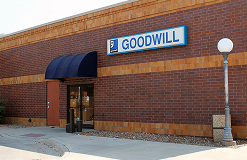 Goodwill closing in Oskaloosa & Grinnell | KBOE 104.9FM Hot Country